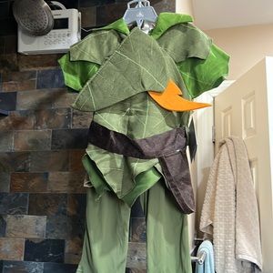 Little boys size 4 NWT Peter Pan costume- Disney store